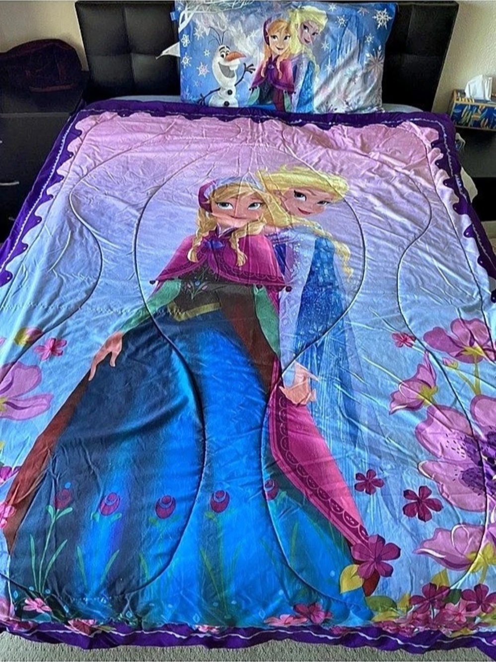 Disney Frozen Reversible Comforter Blue & Purple like new twin size